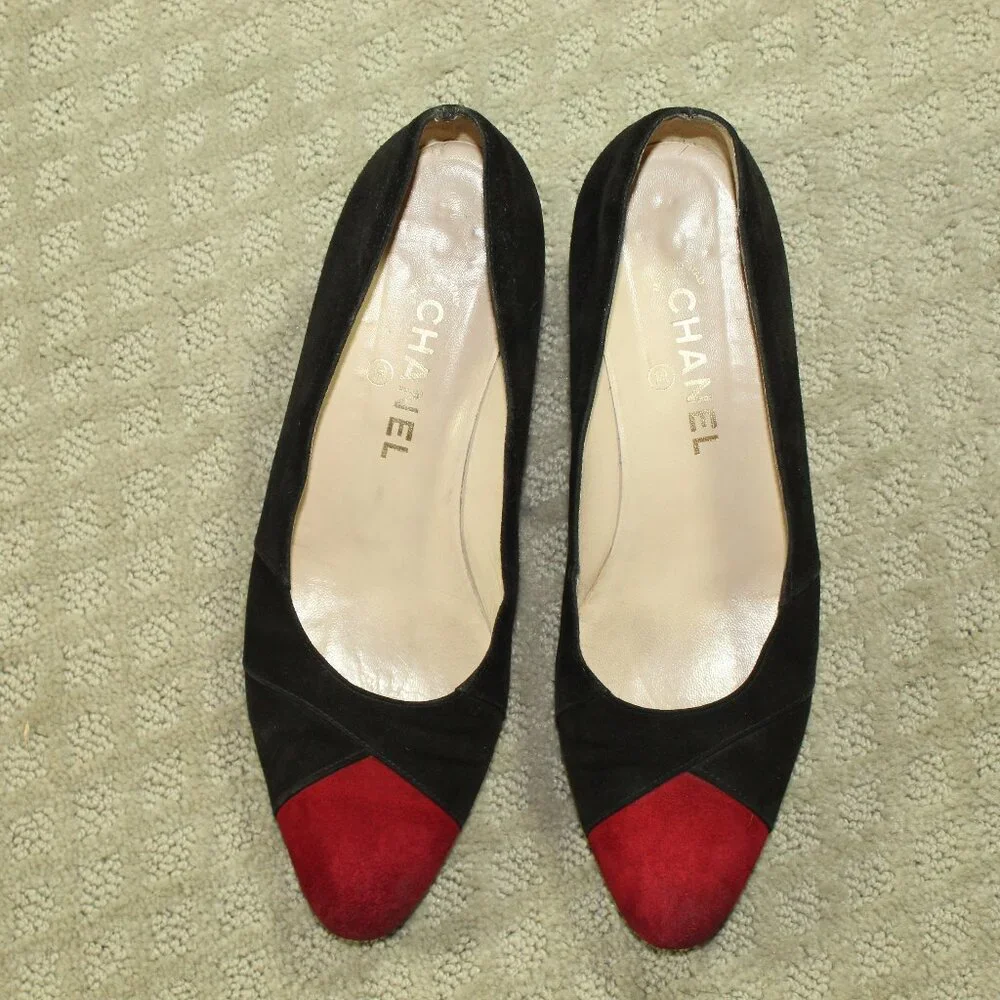 Chanel Women's Size 9 Suede Black Body Red Cap Toe Low 1.75